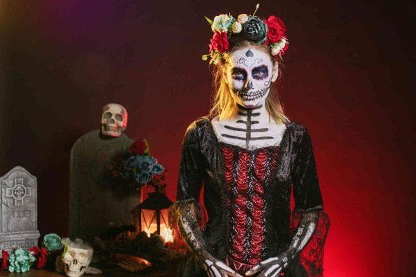 Día de Muertos and Halloween reflect two cultures with very different ways of honoring the dead